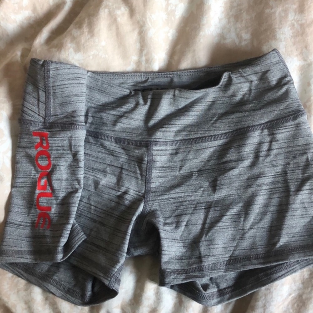 Rogue booty short